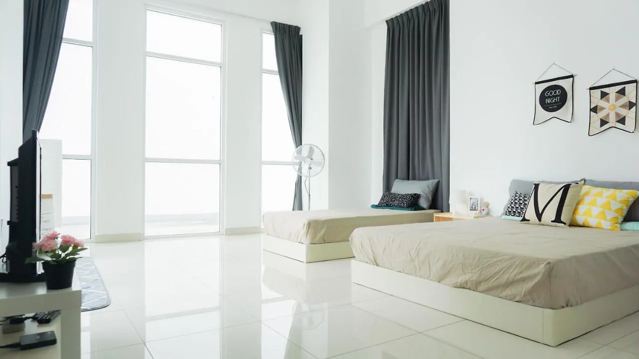 Xandra'S Maritime Suite George Town Aparthotel