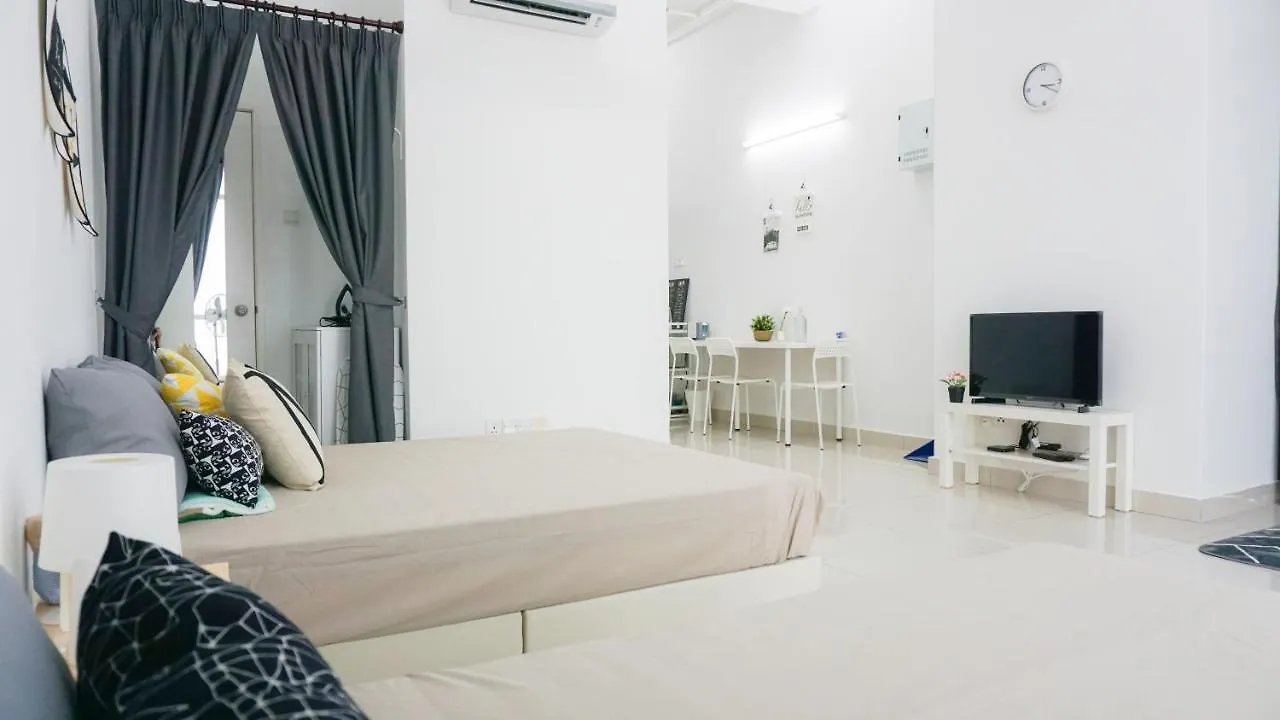Xandra'S Maritime Suite George Town